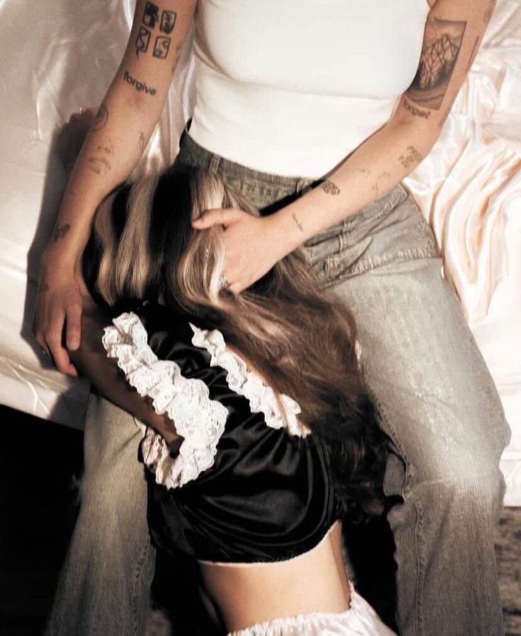 sapphiccworld's tweet image. 