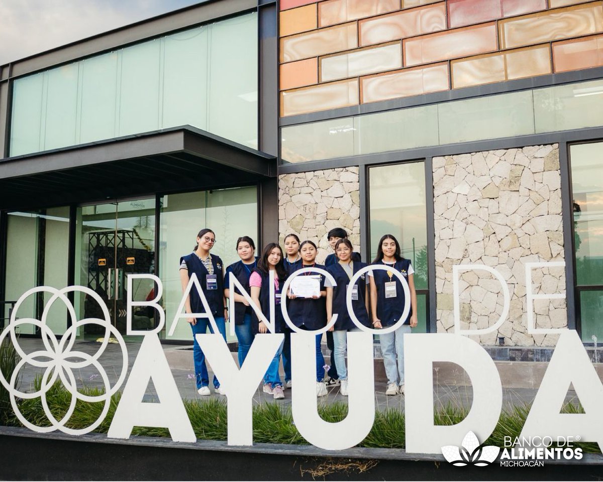 🙌🎒 Este 25 y 26 de noviembre, el Centro de Bachillerato Tecnológico No. 149 se unió a nuestra misión con un increíble equipo de 8 voluntarias y voluntarios.

Su energía, disposición y corazón apoyaron directamente a las familias michoacanas que más lo necesitan💙✨