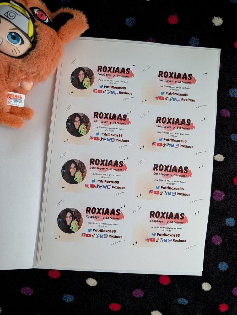 Pues antes fui a imprimir unas tarjetitas que daré en salones/eventos a quien me pida una fotito (iré de cosplay de Sukuna al de BCN 🤭)

Quién quiere una? 😊

Tengo dos diseños porque soy la persona más indecisa del mundo 🤓☝🏻 pero creo que han quedado chulas 🥳