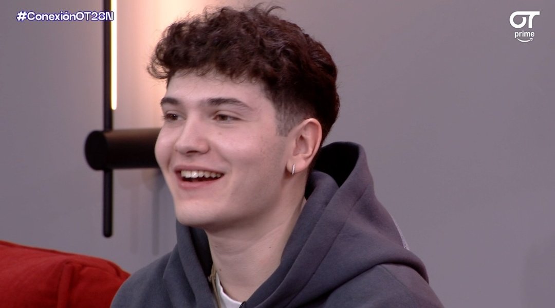 OT24h's tweet image. Crespo cuenta 2 verdades y 1 mentira

-  Tiene 2 hermanos
- 1er contacto con la música fue tocando el trombón
- Tiene 3 castillos

¿Cuál crees que es la mentira?
#ConexionOT28N #OTDirecto28N