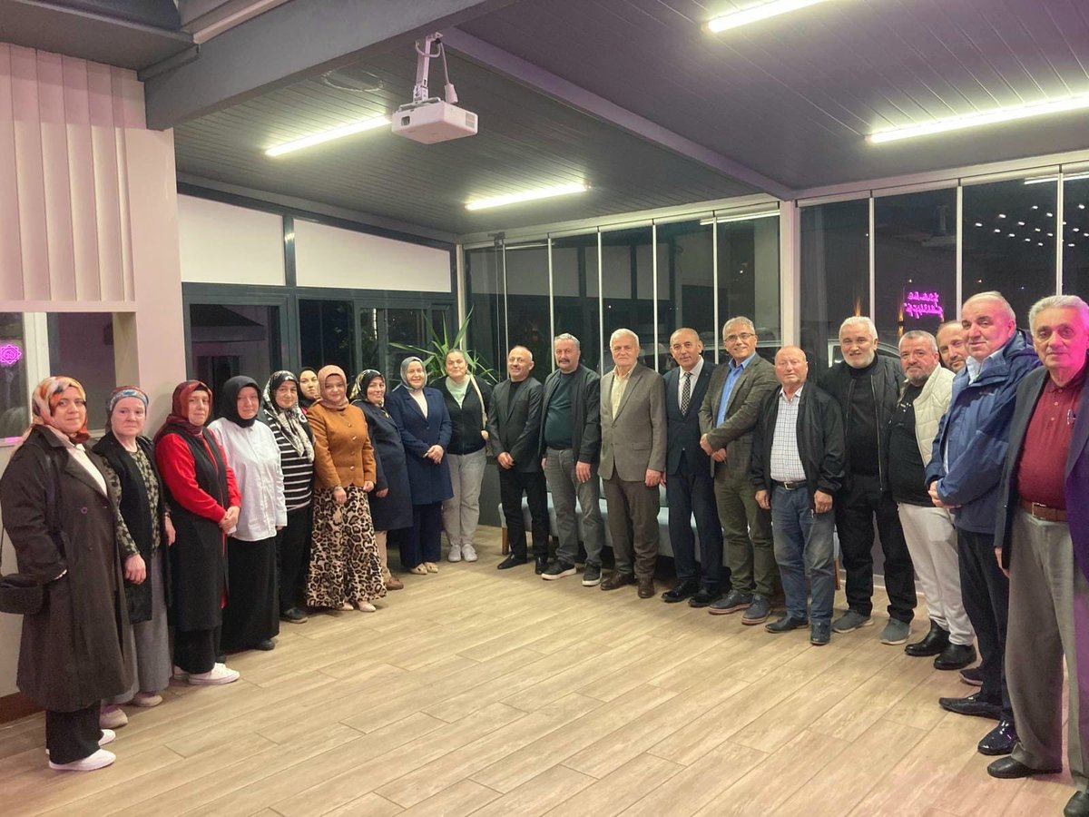 tatliikenan's tweet image. AK Parti Merkez İlçe Başkanlığımızın öncülüğünde yürütülen ve 28 mahallemizi kapsayan eş zamanlı ziyaretler çerçevesinde; Aksu Mahallesi’nde kıymetli mahalle başkanı ve yönetimiyle bir araya gelerek güncel konularla ilgili karşılıklı istişarelerde bulunduk.