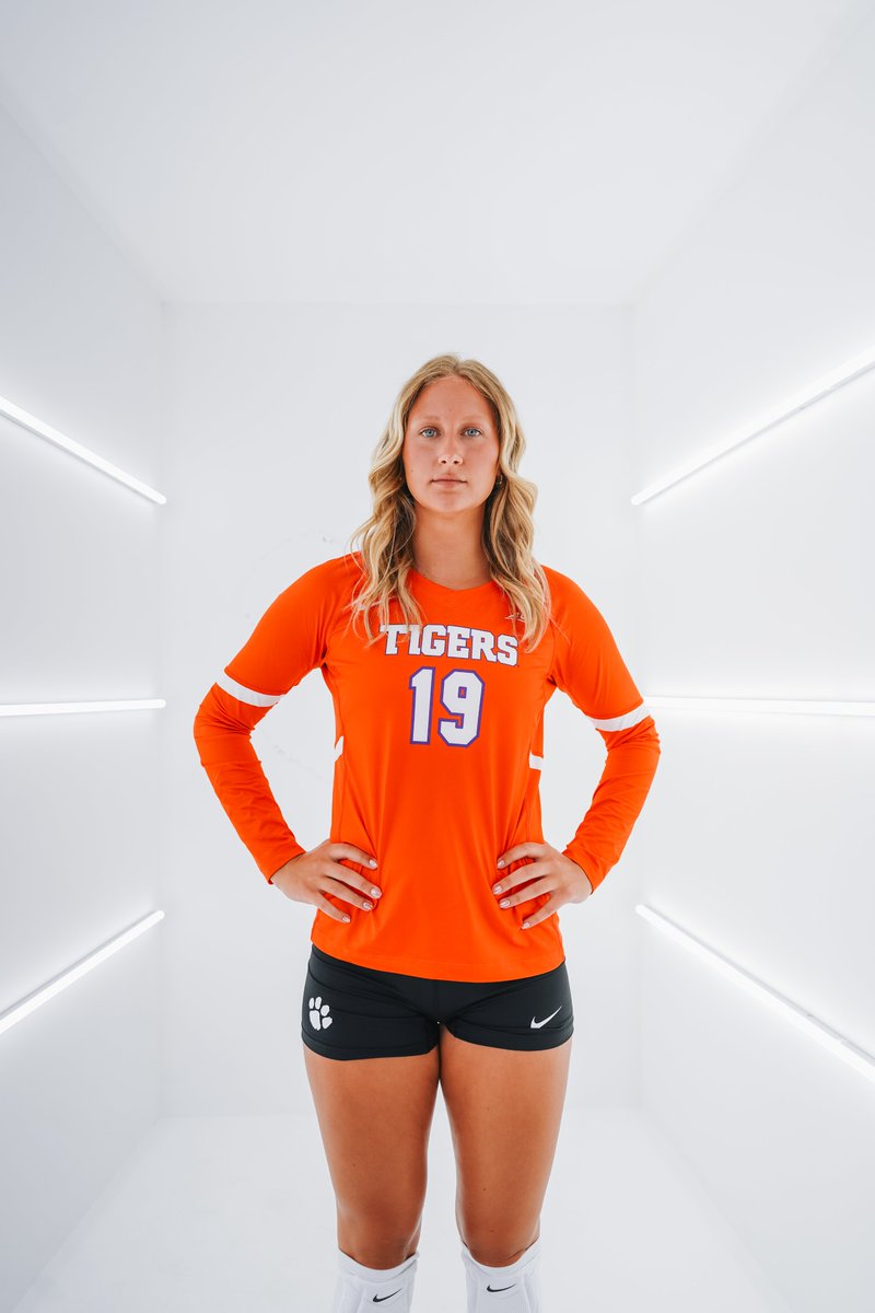 ClemsonVB's tweet image. S1 | Standing on business so far in set 1. 

Clemson 15 - FSU 13

#OwnToday