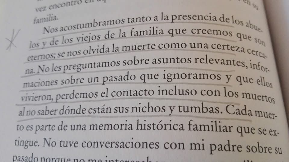 El 28 de noviembre de 2015, subrayé este pasaje de 'Todos náufragos' de Ramón Lobo.

Mi abuelo había fallecido en junio y esas palabras retumbaron en mi cabeza. Ahora que pronto se cumple un año de la muerte de mi última abuela, vuelven a retumbar como un aplauso en una catedral.