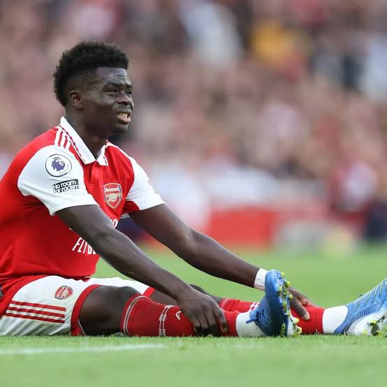 Estêvão vs Saka this weekend.  
18-year-old Brazilian wonderkid vs Arsenal’s biggest asset 😂  
One of them is cooking the other…  
and it ain’t the one on £300k a week already asking for a stretcher 😭