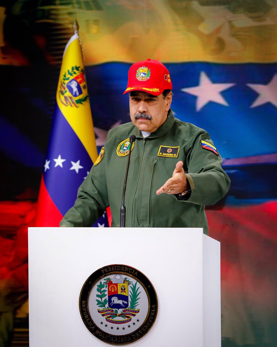 SOMOS EL PUEBLO QUE VENCE TODAS LAS DIFICULTADES Y AMENAZAS.

#AVenezuelaNoLaTocaNadie 

#CHCh