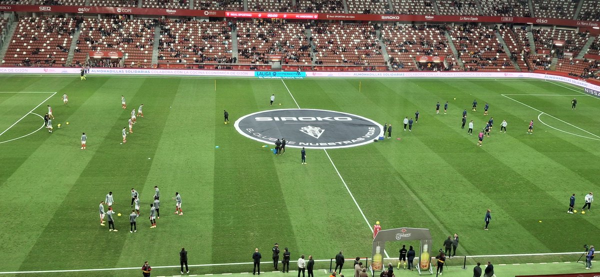 BorjaInzaRTVE's tweet photo. Ya preparado aquí en El Molinón para el @RealSporting - @fcandorra , como siempre en "Tablero deportivo" en RADIO NACIONAL @rne @RNEdeportes . Hoy nos visita la nueva compi de TVE @ireeesl .
#Vamooosss https://t.co/xfnfcXpPAk