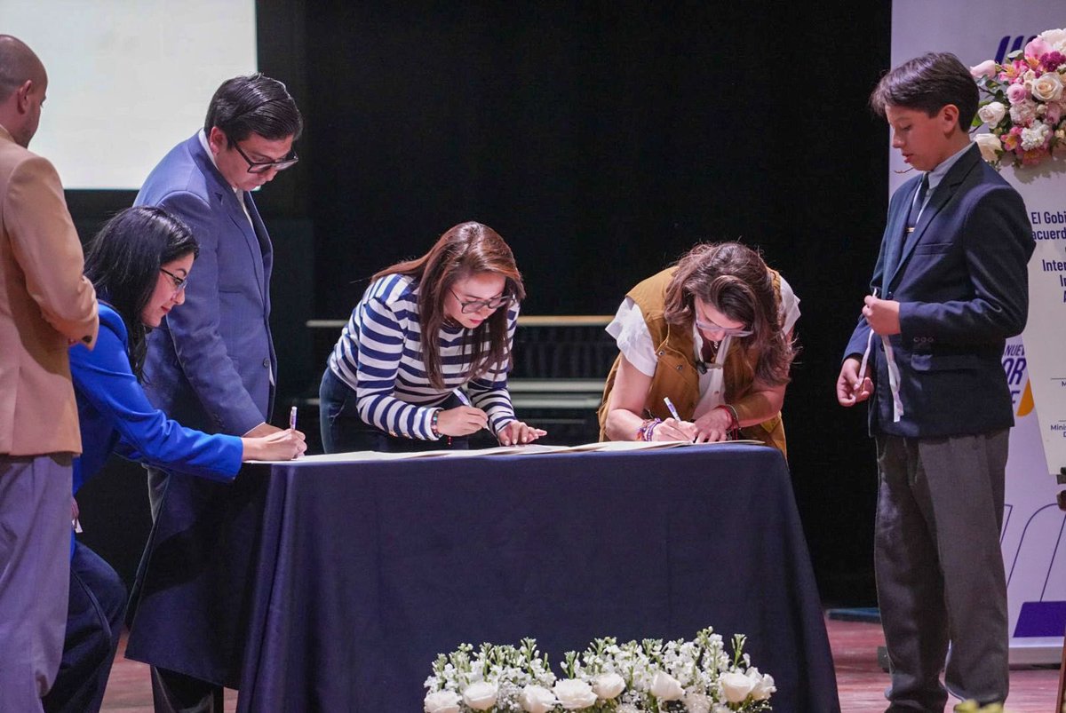 La ministra de Gobierno @NatalyMorillos participó en la presentación de la Política Intersectorial para el Abordaje Integral del Embarazo en Adolescentes y reafirmó que la protección de niñas y adolescentes es un mandato que orienta cada acción del Estado.