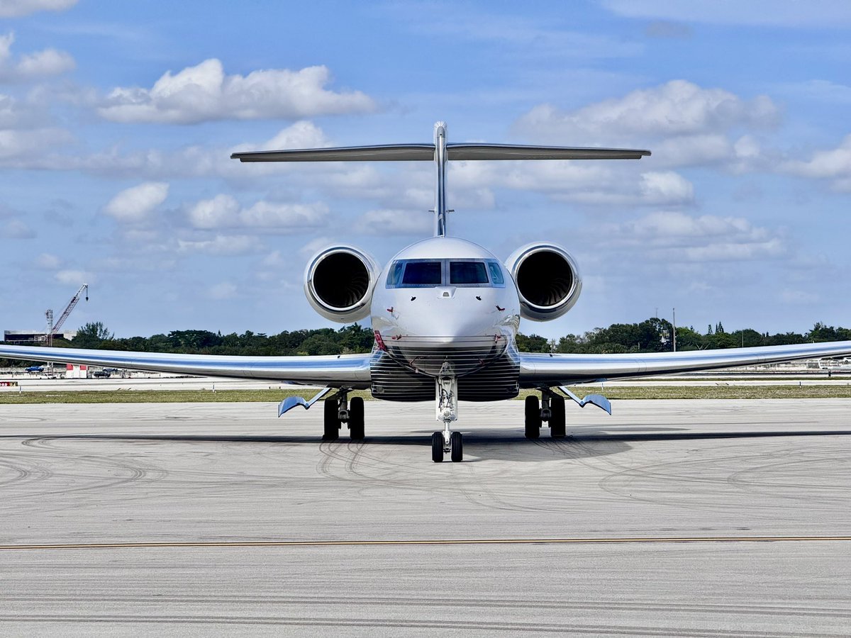 PIC_Colleen's tweet image. Back on the grind! First trip to New York airspace. Won’t need to have any food delivered for dinner because I am still full from yesterday. I hope everyone had a nice Thanksgiving! 🦃