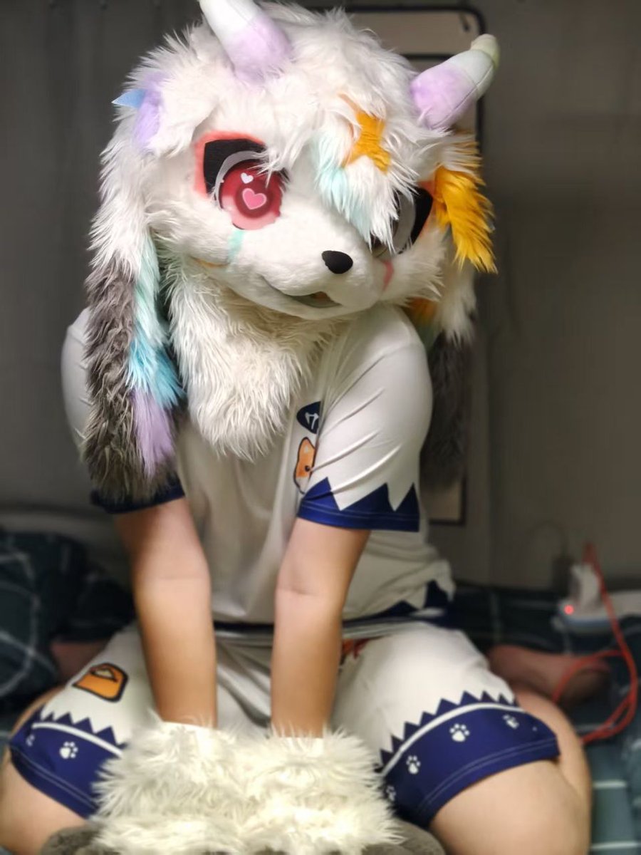 笑死想了想还是不敢在国内平台发哈哈哈