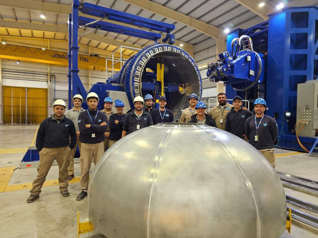 gabiestevezok's tweet image. Los despidos en la empresa Veng forman parte de la destrucción del sector espacial. El gobierno desfinanció el proyecto Tronador II y avanza con el desarme de la CONAE. Nos solidarizamos con los trabajadores despedidos y exigimos frenar el vaciamiento de este sector estratégico.