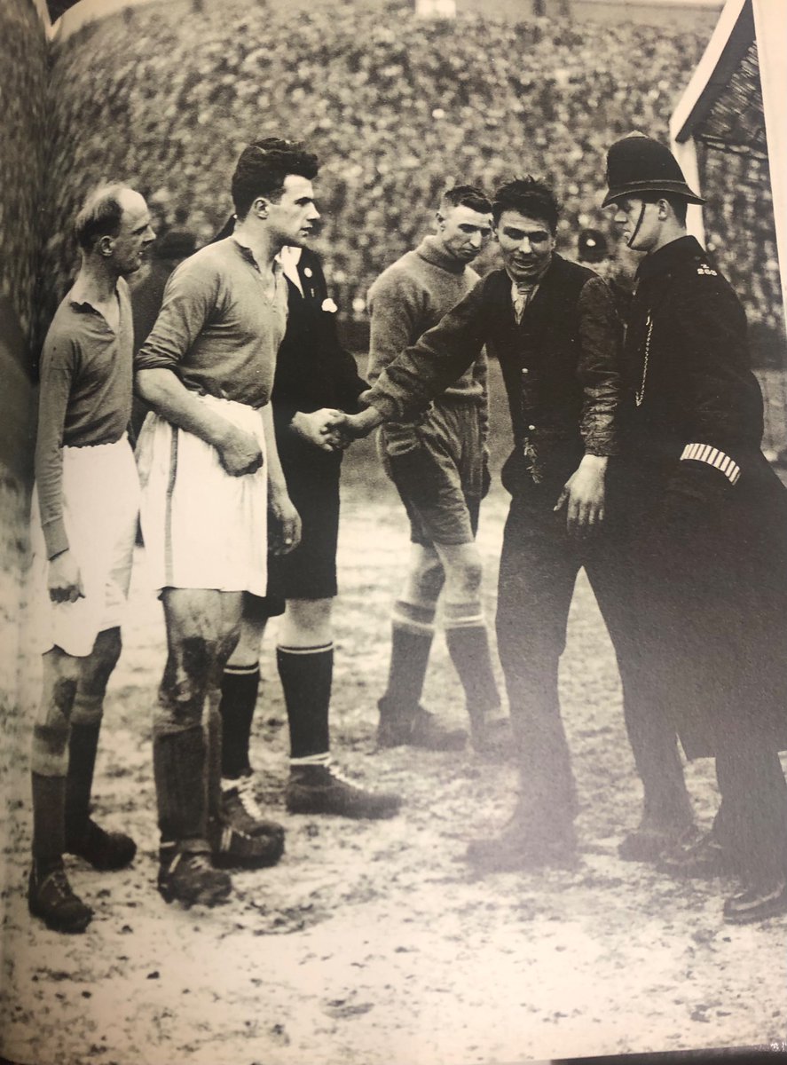 gazpunch's tweet image. I’m going to try &amp;amp; share this book as the photography is glorious. 

Crystal Palace vs Everton, FA Cup 4th round, Selhurst Park 1931 😊

#CPFC #EFC