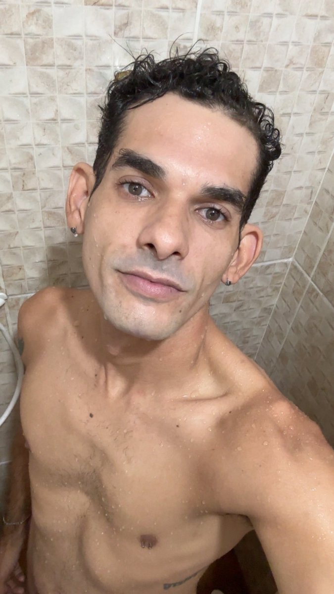 Só pra deixa crescer uma barba nova. Não me aceito sem barba kkk