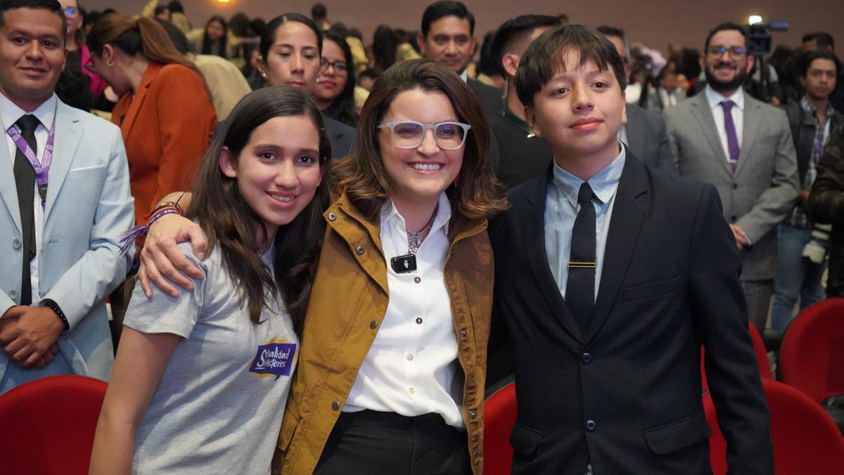 Salud_Ec's tweet image. El Ecuador presenta PLENA "Política Intersectorial 2026–2035 para enfrentar el embarazo en adolescentes". Un documento técnico que reconoce el problema como multidimensional y prioriza derechos, autonomía y protección integral.
