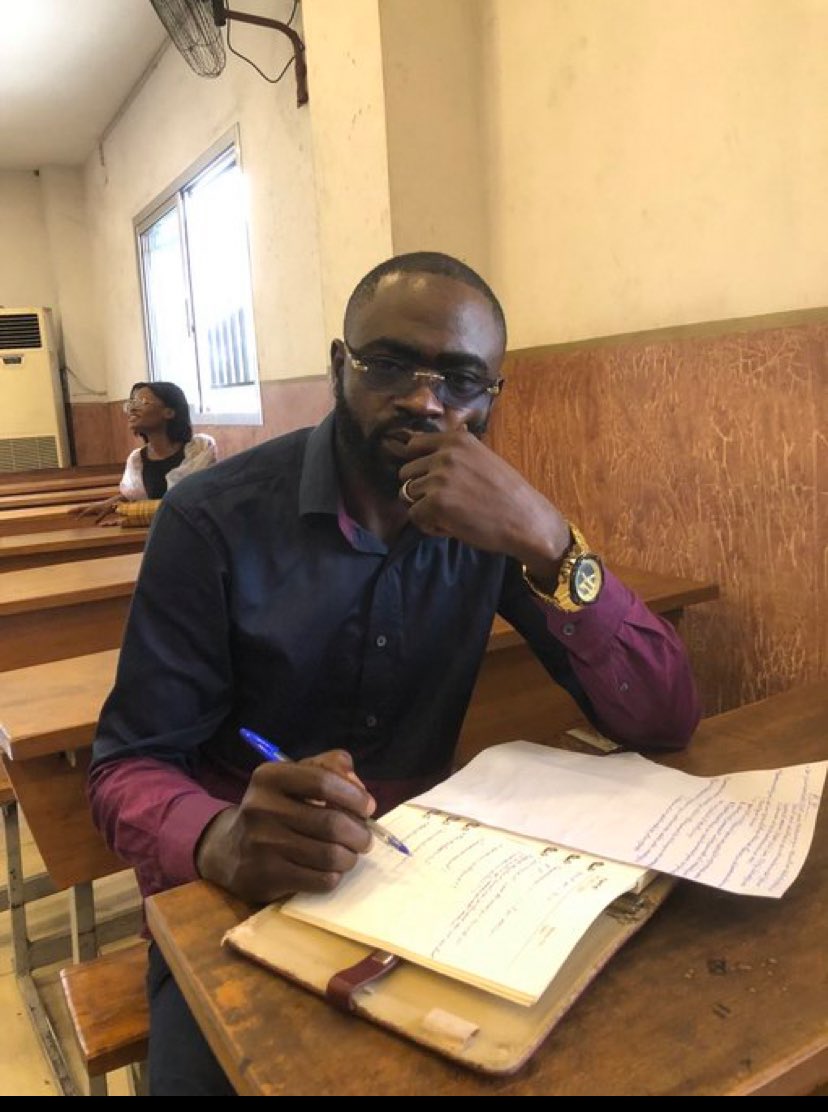 JustinParadoxe's tweet image. 🛑 #RDC| Thread 🪡⤵️⤵️

THREAD 🧵

➡️  « Pourquoi la jeunesse doit écrire sa propre histoire »
 @JustinParadoxe

1️⃣ Si la jeunesse ne parle pas, d’autres parleront pour elle.
Et celui qui écrit ta version contrôle ton destin.⤵️