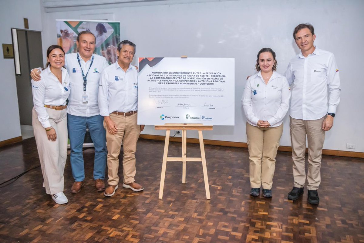 FedepalmaOrg's tweet photo. #OrgulloPalmero | En el marco de los #DiálogosPalmero, @Corponor y la Federación firmaron un memorando de entendimiento, con la intención de continuar impulsando estrategias relacionadas con la cero deforestación, conservación y uso sostenible de los recursos naturales en el sector palmero.