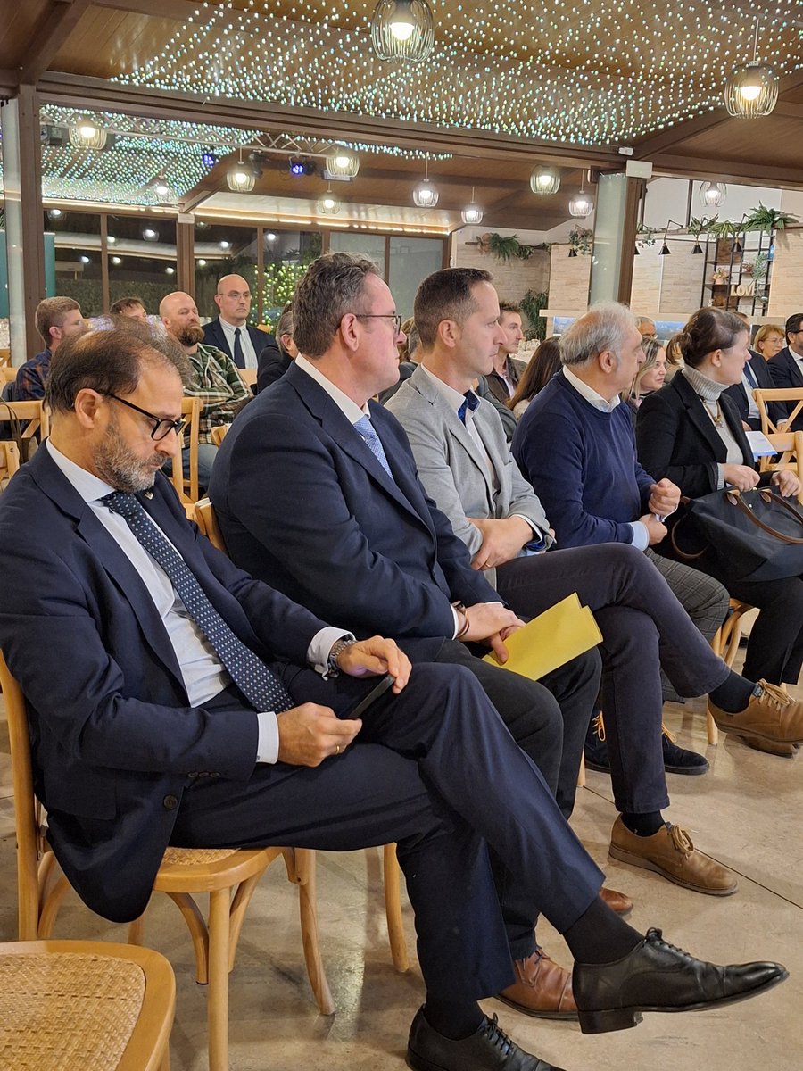 📊 un año mas, el subdelegado del Gobierno en Teruel <a href="/enriquegomo/">Enrique Gómez</a> participa en la reunión de la Asociación empresarial Gudar Javalambre en La Puebla de Valverde en <a href="/Fonda_Estacion/">Fonda de la Estación</a>