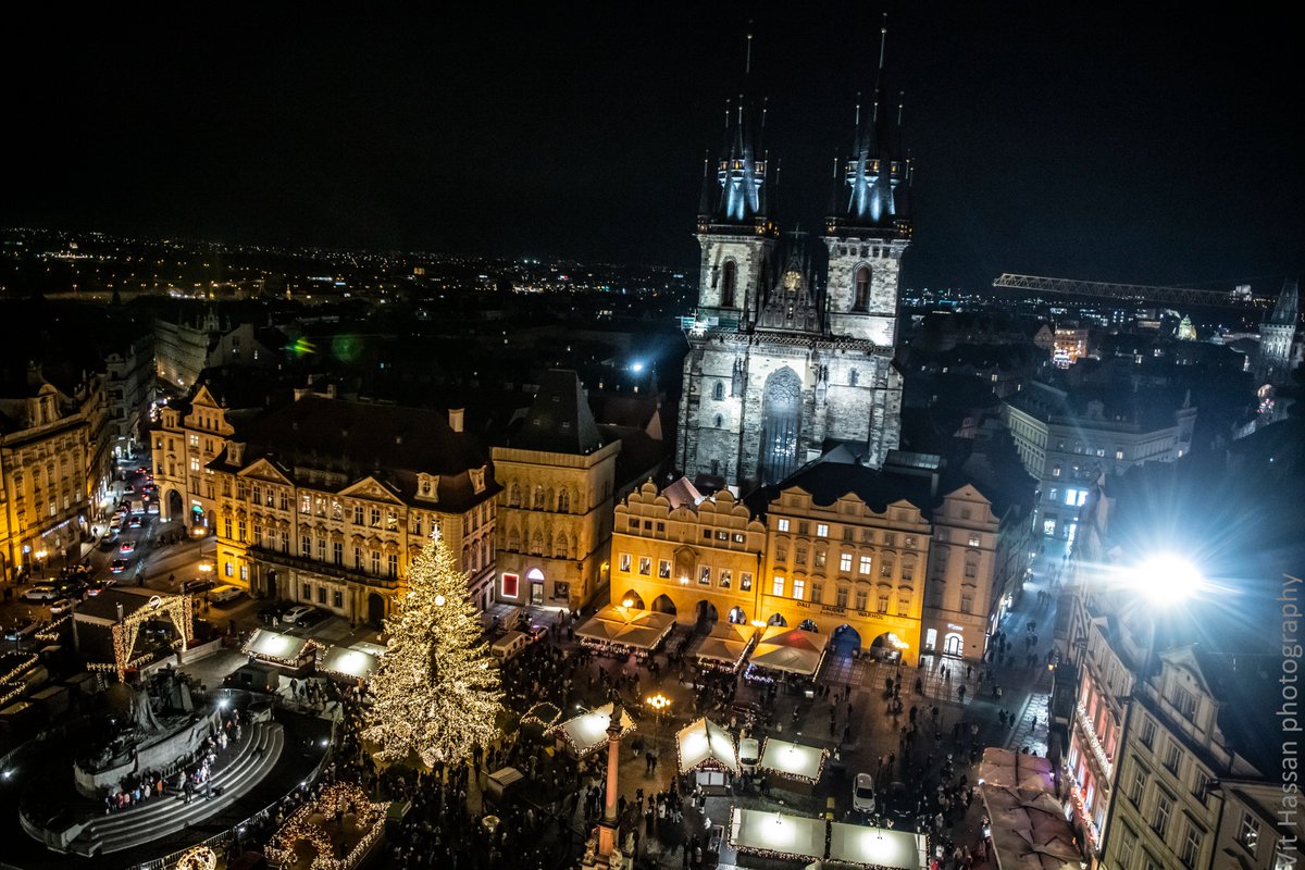 vit_hassan's tweet image. EXKLUZIVNÍ FOTO: Generálka rozsvícení vánočního stromu na Staroměstském náměstí / General lighting of Christmas tree on Old Town Square

November 28, 2025, Old town square, Prague, Czech republic.

#oldtownsquare #prague #czechrepublic #christmastree #christmas