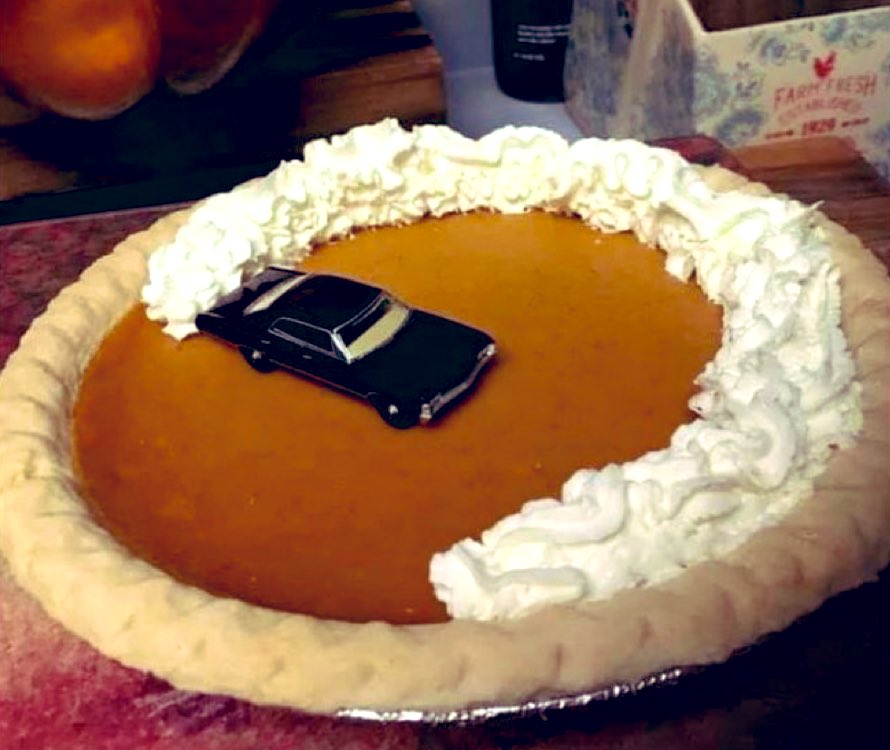 Postsemreh's tweet image. This classic pumpkin pie decoration is one of my all time faves.