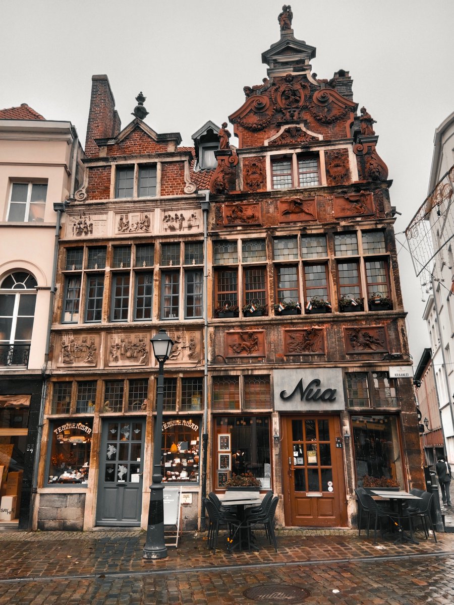 Cuanto más me alejo, más me llamas en mi memoria