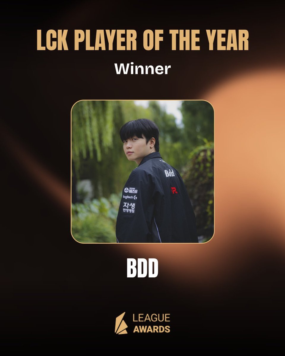 LCK_FR's tweet image. [Awards] BDD est reçois le titre du meilleur joueur LCK de l'année ! 

Félicitations !
