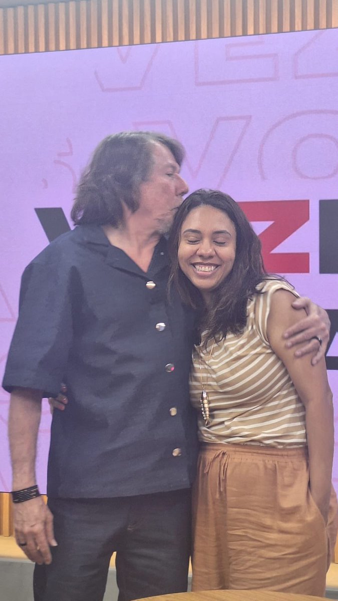 E domingo tem <a href="/Lenineoficial/">Lenine</a> no VOZES DA VEZ da <a href="/novabrasilfm/">Novabrasil</a> 📻