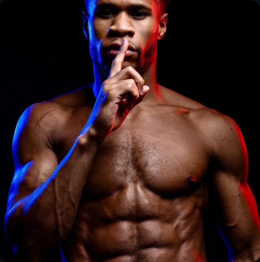 AdrianReyn79551's tweet image. 🚨WHO ARE YOUR TOP 3 BOXERS RIGHT KNOW‼️👀

MY  TOP 3 WOULD KICK YOUR TOP 3 ASS🤫🤝‼️