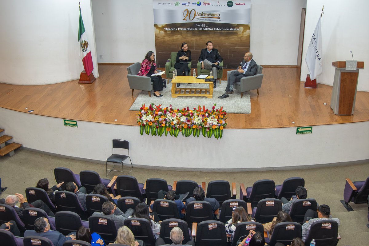 Shirley_AC's tweet photo. Celebramos 20 años de la Comisión de Enlace Legislativo de CANACINTRA. Un espacio que impulsa claridad y diálogo útil entre sectores. Gracias a los diputados @CarolAntonioA y @hector_saul1   por acompañar este trabajo. 

#AsuntosPúblicos #CANACINTRA #DiálogoLegislativo https://t.co/H56Plw5LlU