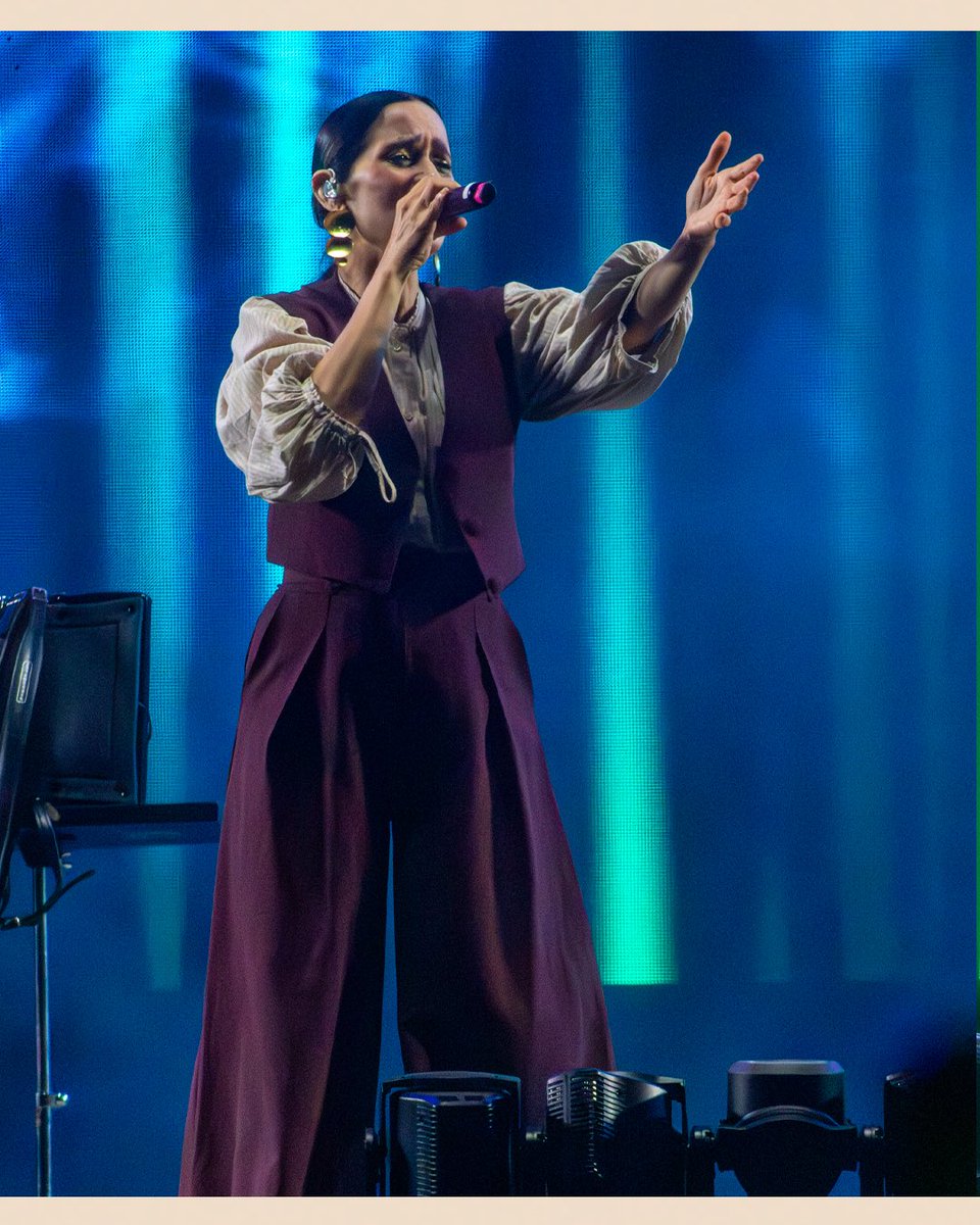 todoindierock's tweet image. Una de las grandes sorpresas del #TecateComuna fue la presentación de @julietav 

📸 x @Tori_Vcg 
🖊️ @apodacabooking | @apodacagroup | @tecatecomuna | @ocesa_total | @eticket 

#TodoIndieRock