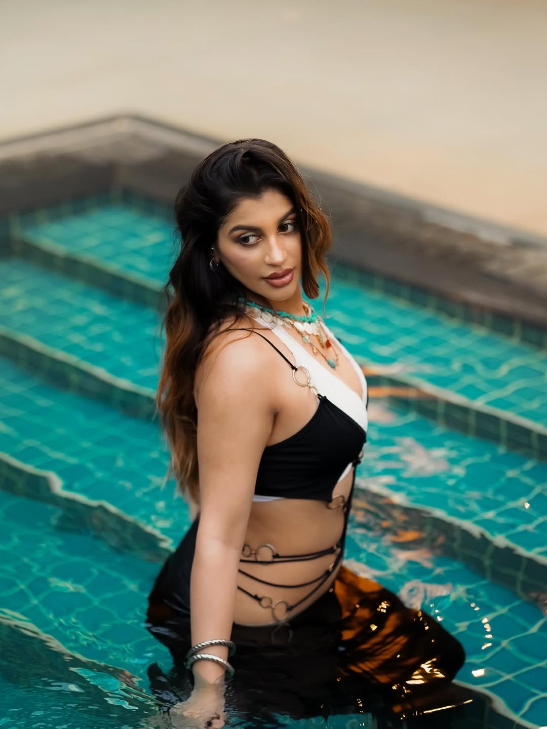 G63a-RgbkAIJYCb?format=jpg&name=large