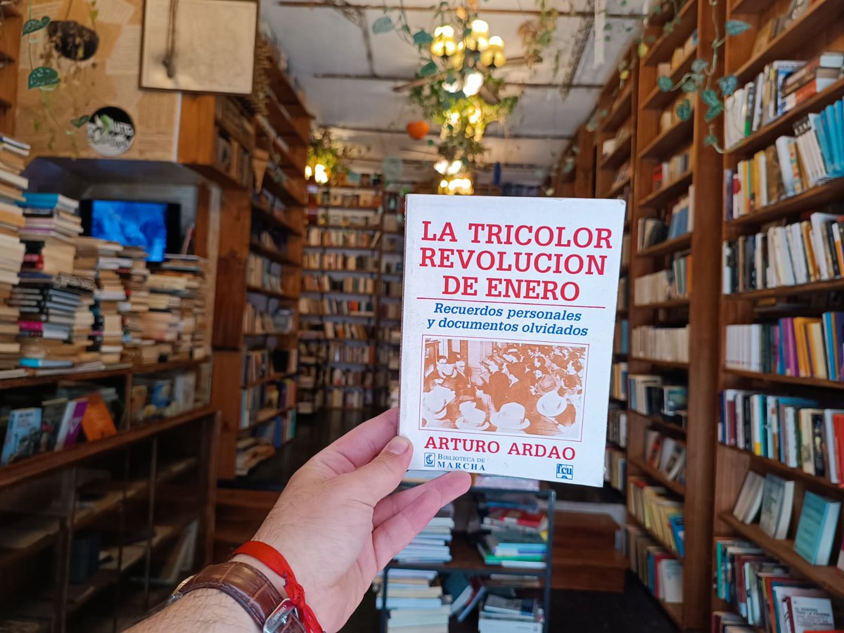 La tricolor revolución de Enero. Arturo Ardao.
Recuerdos personales y documentos olvidados.

#AndaBuscarloAlChopin
#InYourFaceAmasson
#BildungLibros
#TristanNarvaja
#LibrosNuevos
#LibrosLeídos
#EnvíosAlInfinitoyMásAllá