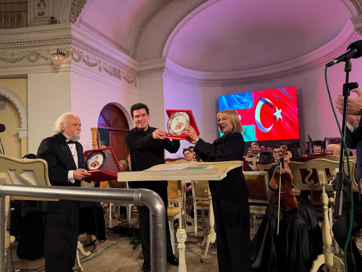 Ankara Elazığ Kültür ve Tanıtma Vakfımız tarafından organize edilen Harput Senfonisi, ilk yurt dışı konserini kardeş ülke Azerbaycan’ın başkenti Bakü’de başarıyla gerçekleştirdi.

Harput musikisinin senfoniyle buluştuğu bu eşsiz konseri dinlemek ve ezgilerimizin Bakü’de