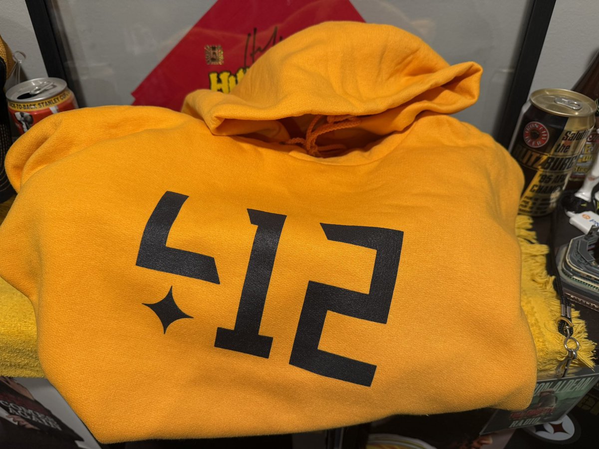 KabolyAndMack's tweet image. Retweet today’s episode and tag a friend for a chance to win a @Shop412 hoodie for the #412DaysOfChristmas 🎄🎅 🎁 

We’ll pick a random winner at halftime of the Pitt/Miami game tomorrow!

@MarkKaboly @THEChrisMack