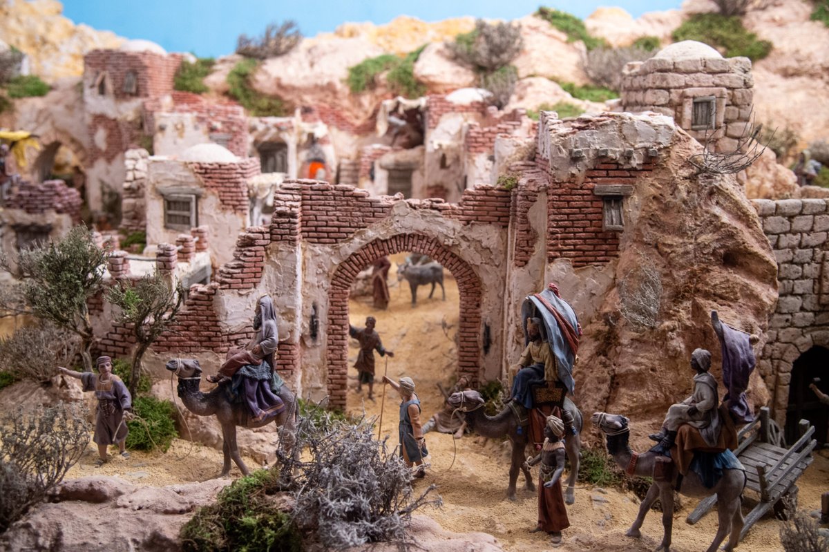 🎄 La <a href="/AComplutenseBel/">A.Complutense Belenista</a>  inaugura la Navidad con nuevas exposiciones en Santa María la Rica y la Fábrica de Gal, celebrando su 30º aniversario con montajes renovados y actividades para toda la ciudad. #NavidadAlcalá #Belenes #Cultura  alcalaviva.es/alcala-de-hena…