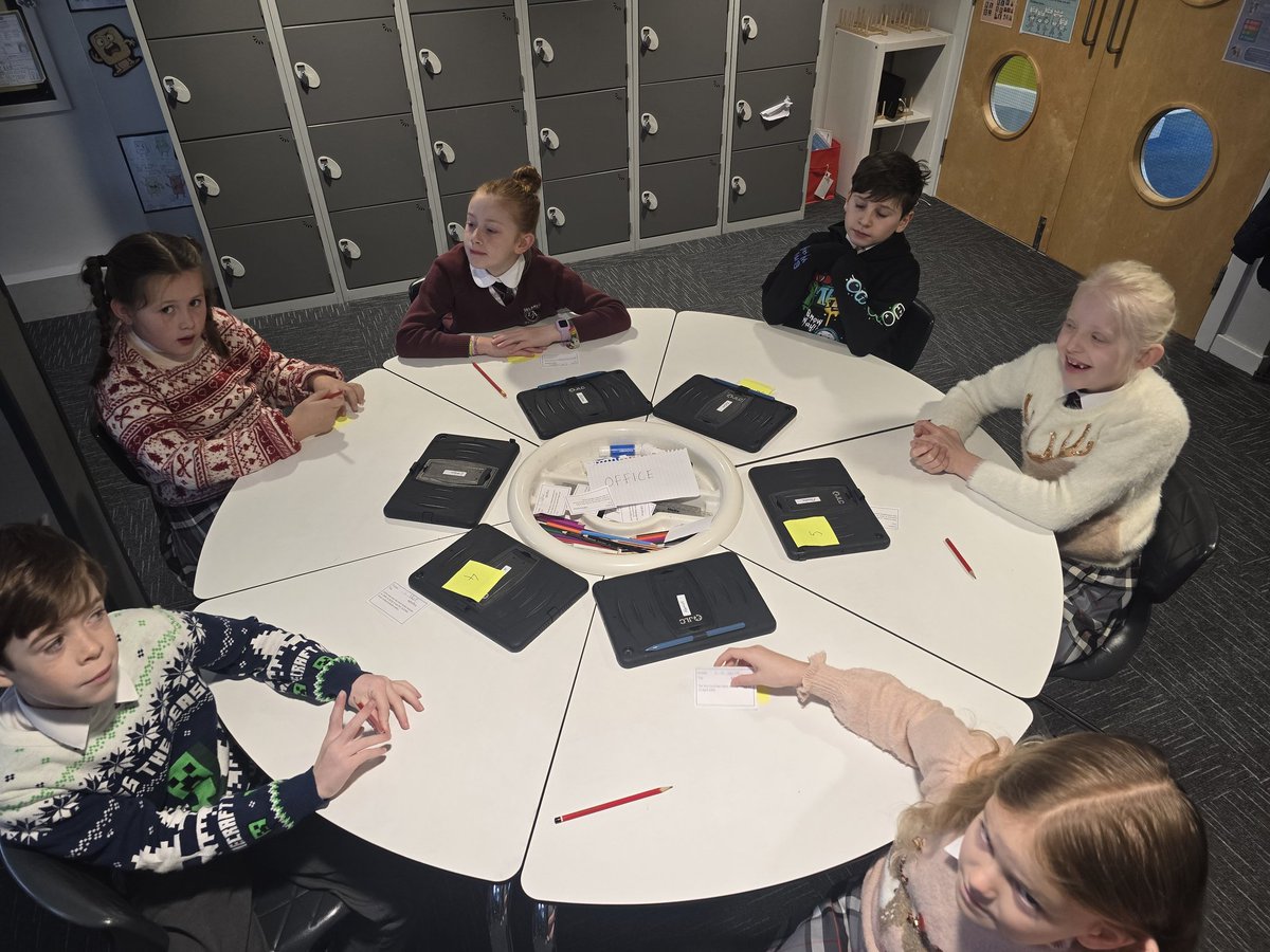 DelamereAcademy's tweet image. Nunsmere learned about computer systems today and also explored chrome music lab #computing