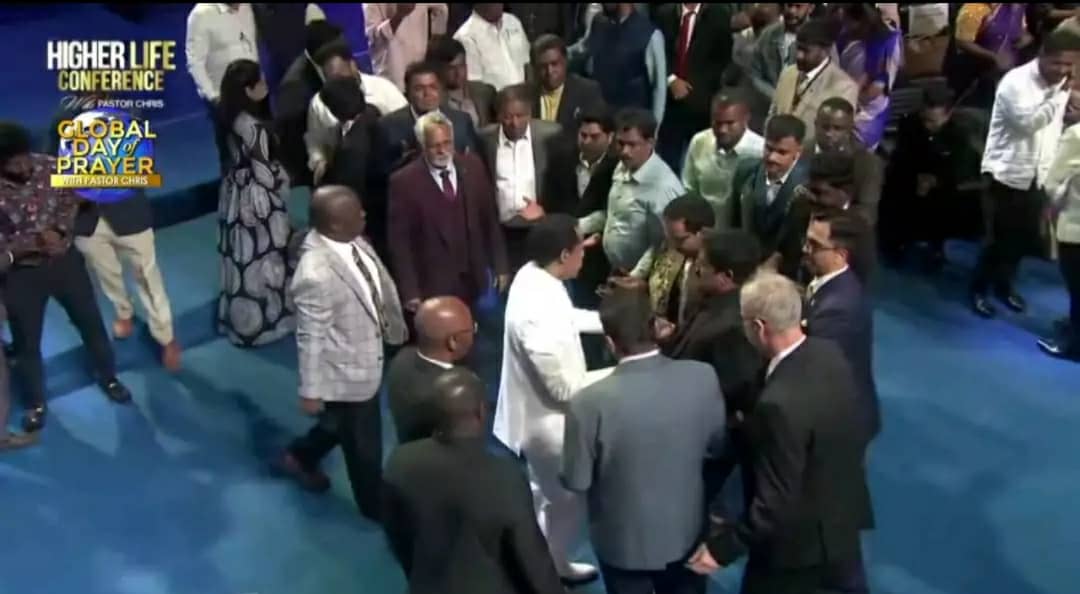 LoveworldRadio's tweet photo. THE LORD IS HEALING THE SICK 🙌🙌🙌🙌

IT'S THE GLOBAL DAY OF PRAYER WITH PASTOR CHRIS.

A moment where billions unite in prayer, shaping nations, restoring families, and releasing divine answers.

Participate Live on 👇
https://t.co/vLdsJ5vOWW

https://t.co/YbC7xIhFIu https://t.co/yI5VRgdSm7