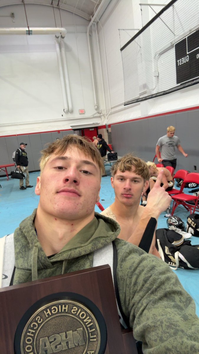 AidenWild85's tweet image. Redemption Tour✅
OnTheWayToZ✅
State Champs✅
@SchlichtingAlec @CoachSWallace @CoachVandeMerkt @CoachRickels_LW @LWHSPanthers