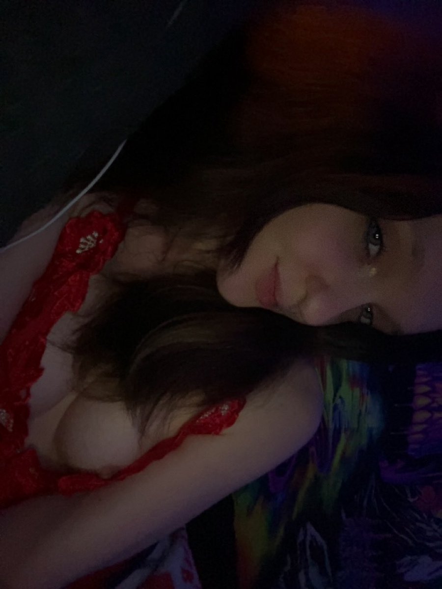 thestonerbrat's tweet image. Hubby home nowww

Alpha Couple Customs n Content is Available