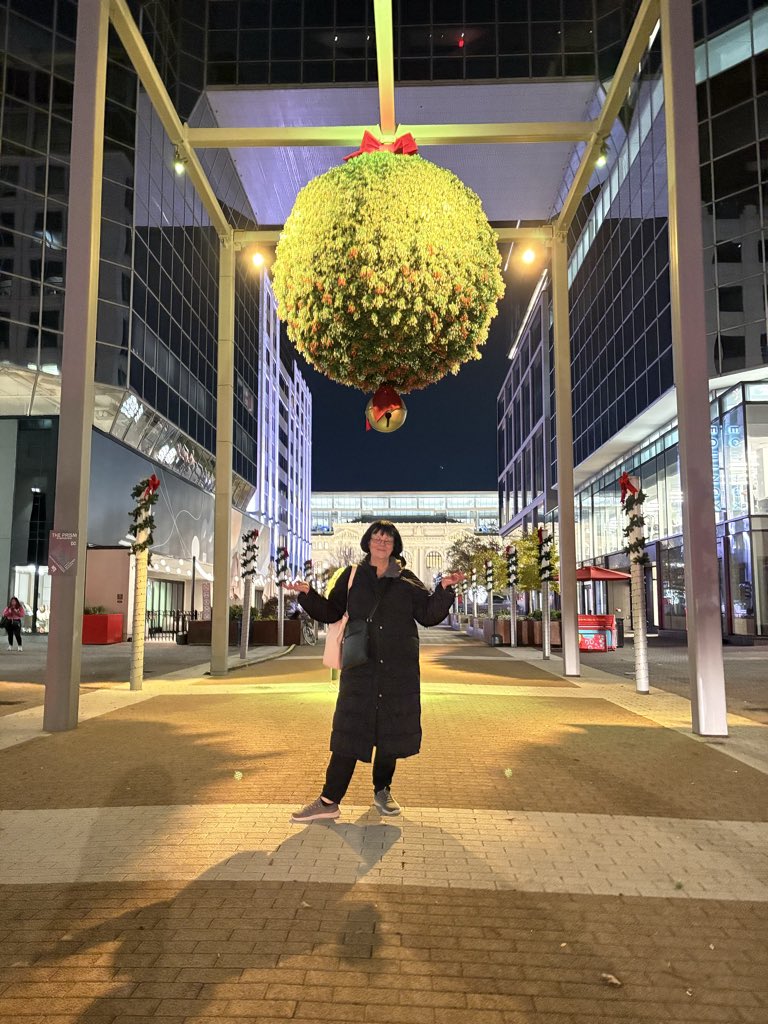 Anthem Row in DC never disappoints! <a href="/DowntownDCBID/">DowntownDC</a> #mylydesign
