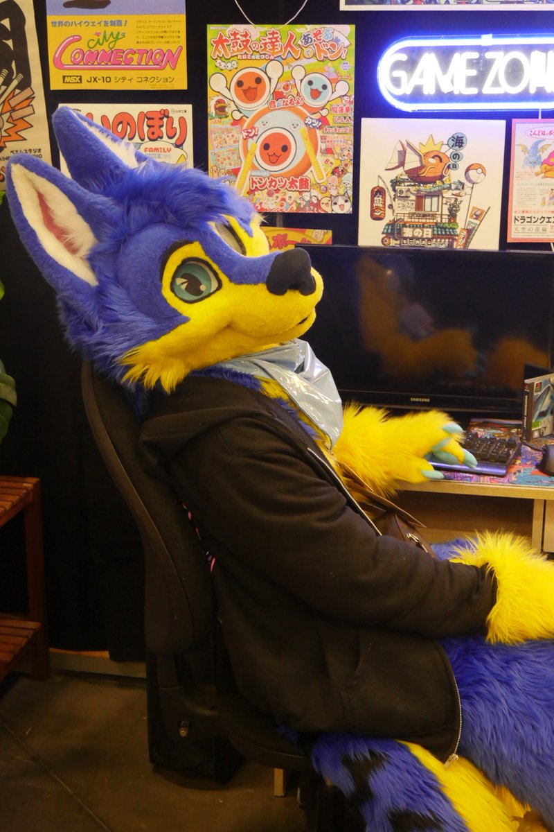 Want to do some games with me ? ;3 #fursuitfriday 

📷 <a href="/FreazyFluffy/">Freazy</a> 
🪡🧵 Thunderhowl Studios

#furry #fursuit #fursuiter #frenchfursuiter