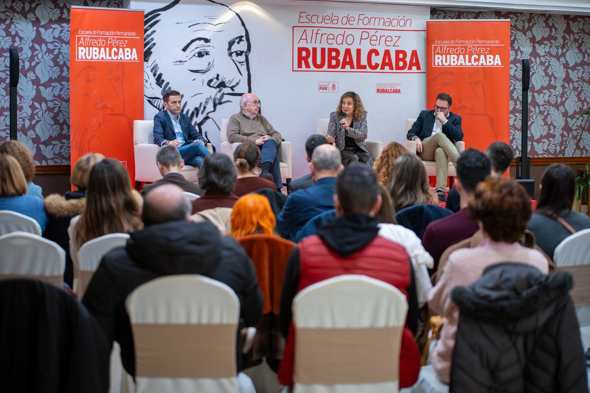 🗣️Joaquín Almunia: “Europa era en 1985 el ejemplo al que habíamos aspirado siempre de progreso económico y bienestar social y hoy 40 años después los españoles somos activos en seguir construyendo una Europa mejor”.

#EscuelaRubalcaba