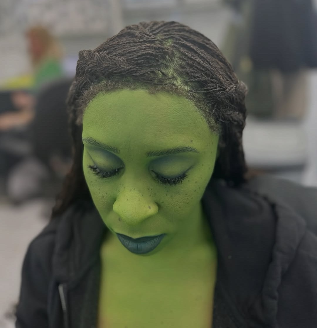 elphielovespace's tweet photo. wicked                                          wicked: for good https://t.co/IYVY1Euhrk