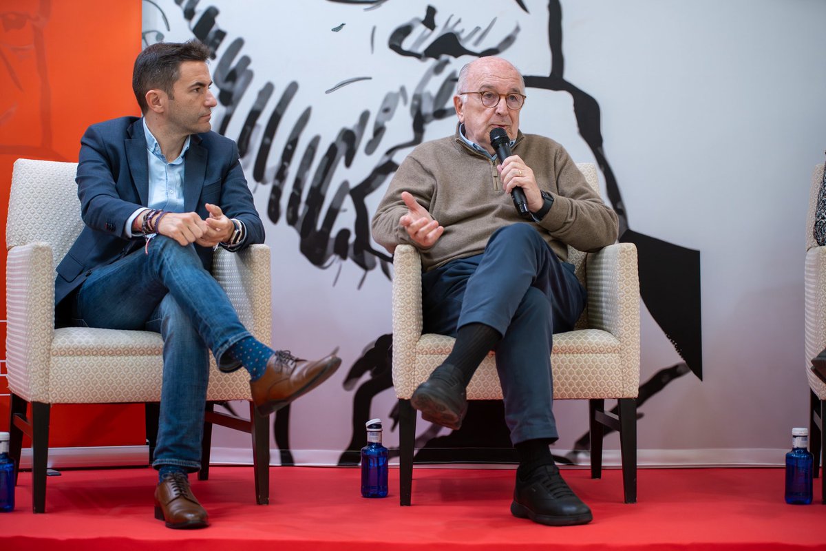 🗣️Joaquín Almunia: “hace 40 años yo formaba parte del gobierno que firmó la adhesión de España a la UE y recuerdo la esperanza de entrar por fin en un espacio como españoles en el que la libertad estaba protegida”.

#EscuelaRubalcaba