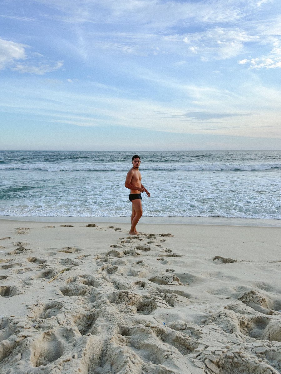 ruanribeirox's tweet image. Como pode minhas melhores fotos serem na praia? Nasci pra morar no mar