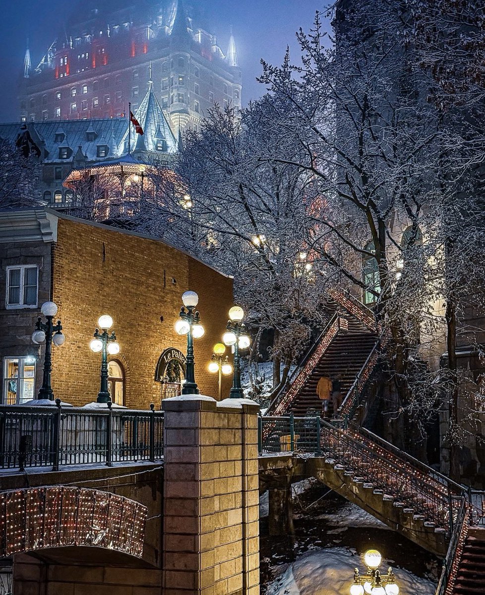 Québec City is so magical during the winter ❄️ 🇨🇦