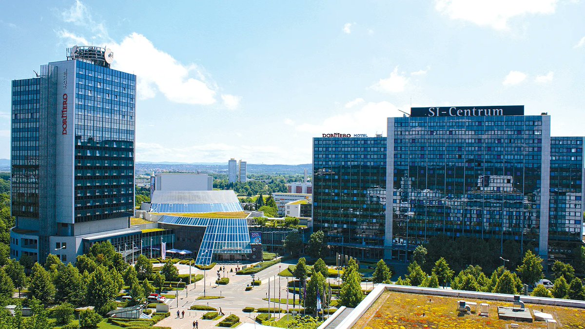 Die Stadt Stuttgart steht vor massiven finanziellen Problemen. Die Gewerbesteuer bricht ein, was das Loch in den Kassen immer größer werden lässt. Höhere Gebühren, Steuern und Abgaben stehen im Raum. 
Gleichzeitig gibt man jedoch Unsummen für die Anmietung von Hotels aus, wo weit