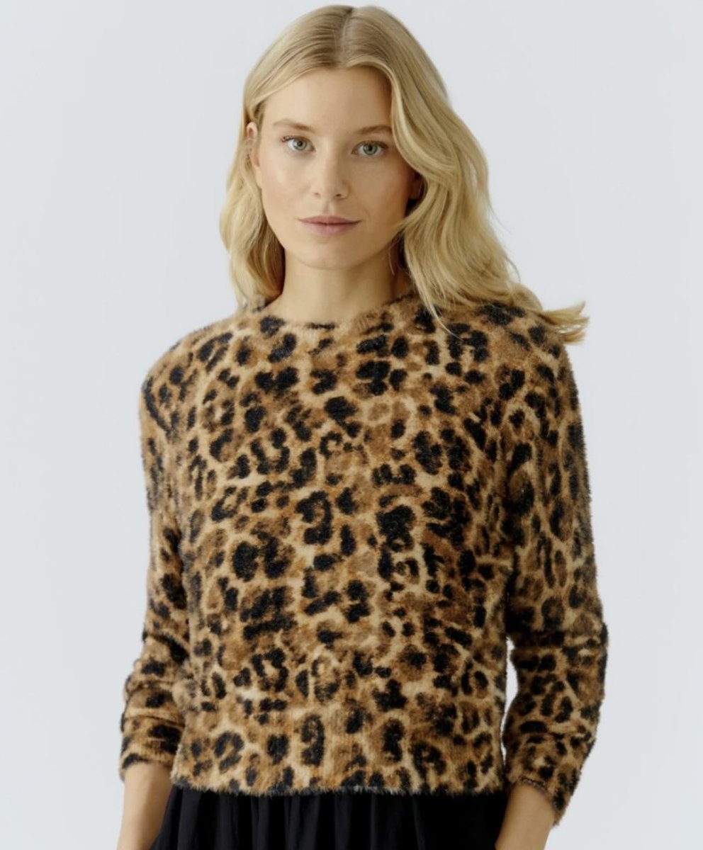 Cozy meets fierce! This ultra soft cheetah sweater from Oui brings all the warm vibes with a pop of attitude. 🐆 
#yyc #oconnors #local #shoplocal #locallyowned #calgary #calgarystyle #yycstyle #yycfashion #winter #winterfashion