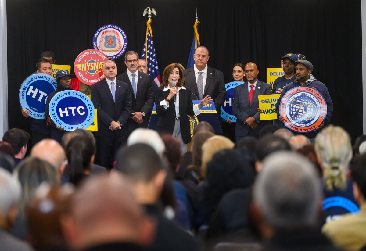 LaborersFight's tweet image. Last month Laborers joined elected officials and labor leaders for the announcement of a maximum benefit increase for unemployed workers.