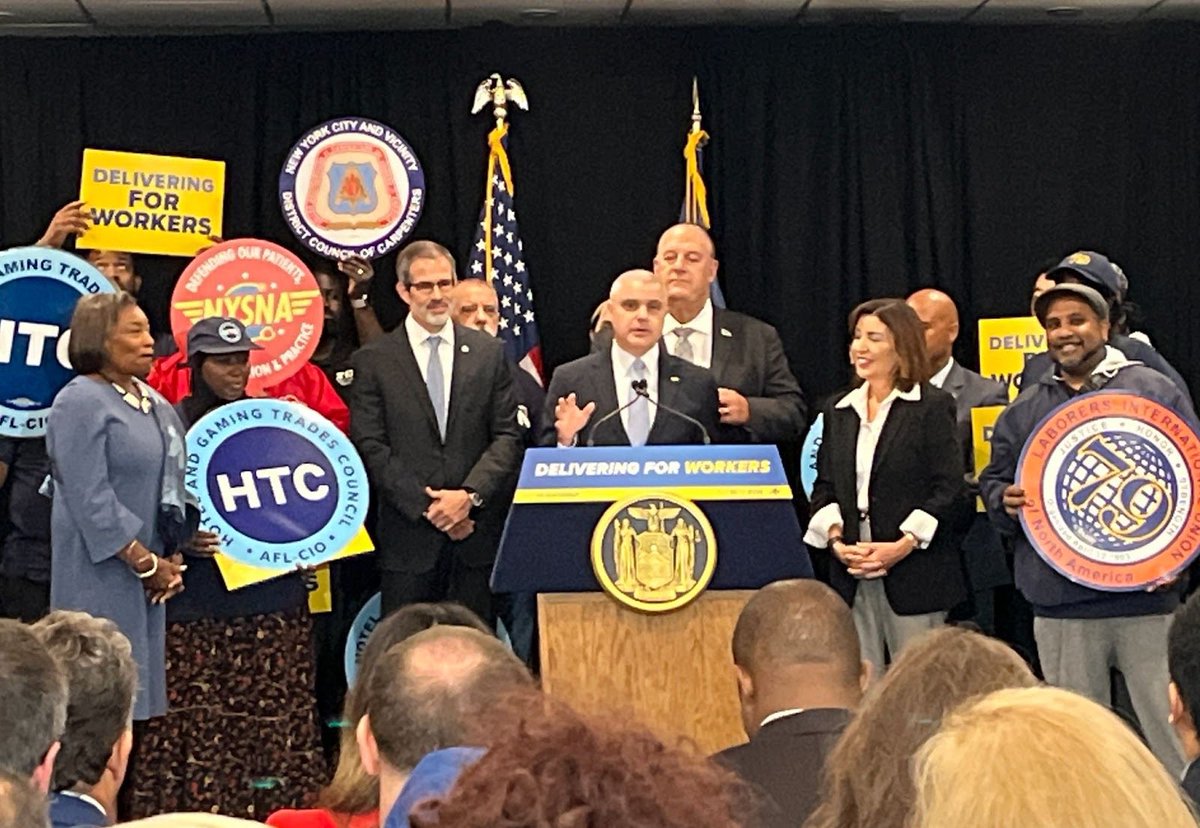 LaborersFight's tweet image. Last month Laborers joined elected officials and labor leaders for the announcement of a maximum benefit increase for unemployed workers.