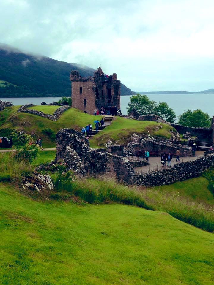 FloralRainbowAW's tweet image. For #WeekVForVowels #AlphabetChallenge 
U = Urquhart castle 🏴󠁧󠁢󠁳󠁣󠁴󠁿