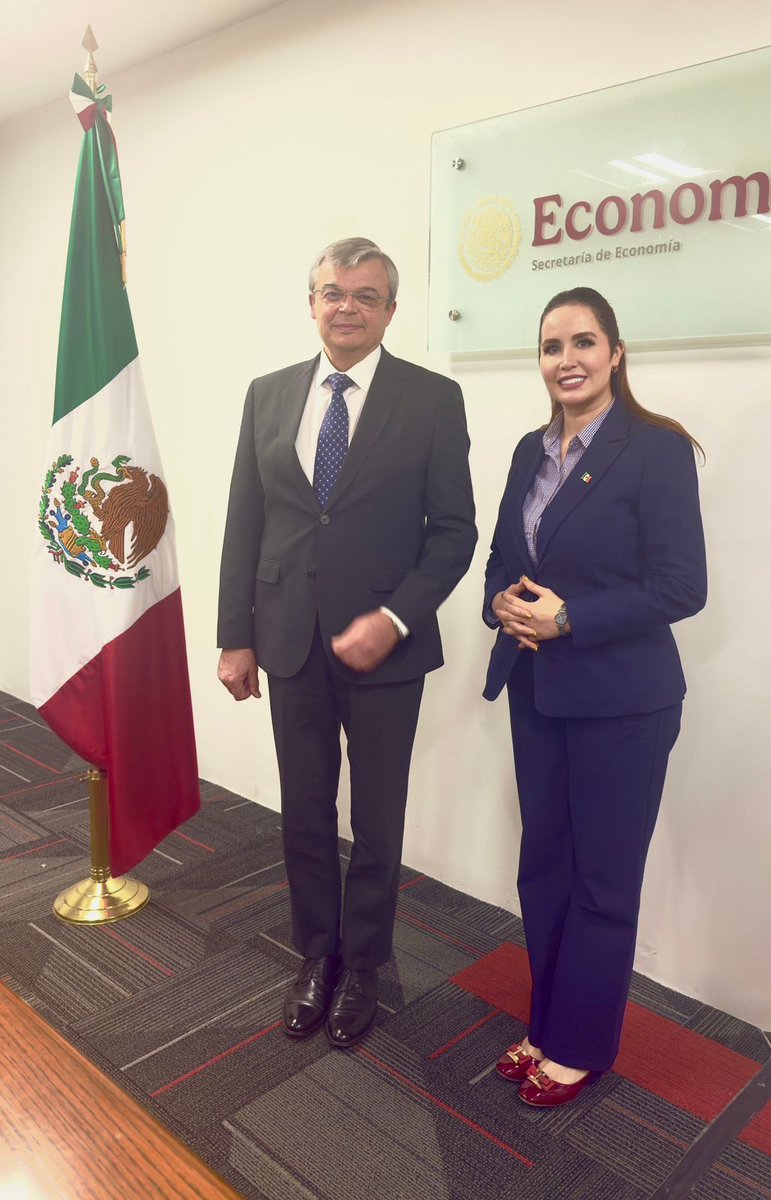 SE_mx's tweet photo. 🇺🇦🤝🇲🇽 @Maria_De_Haas, directora general en las Oficinas del secretario @m_ebrard, recibió al embajador de Ucrania en México, Sergii Pohoreltsev, para identificar temas de interés económico para México y Ucrania que permitan fortalecer las relaciones económicas entre ambos países https://t.co/U9RXPpKrxt